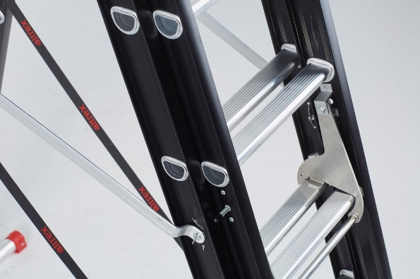 Afbeelding - https-www-ez-catalog-nl-Asset-c5352994bc6747748674f65f84d7d70f-ImageFullSize-ladder-mounter-usp-10-schommelhaak-jpg